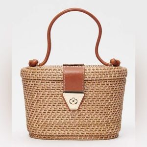 NWOT- J.McLaughlin Anya Rattan Basket Tote- Nantucket Lightship basket-style
